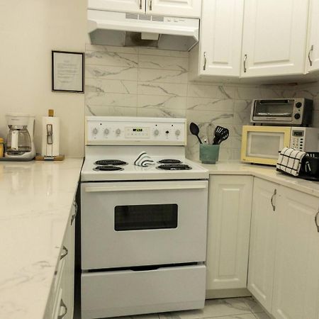 Heart Of Mtr For Memorable Experience 7Minmetro 2 Backyard Fully Equipped Villa Montréal Exteriör bild