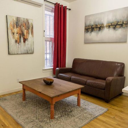 Heart Of Mtr For Memorable Experience 7Minmetro 2 Backyard Fully Equipped Villa Montréal Exteriör bild