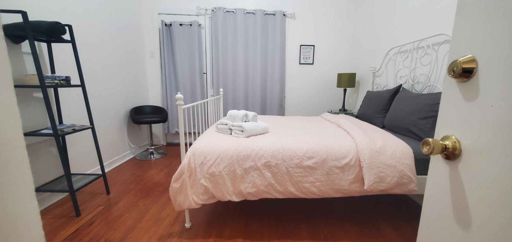Heart Of Mtr For Memorable Experience 7Minmetro 2 Backyard Fully Equipped Villa Montréal Exteriör bild