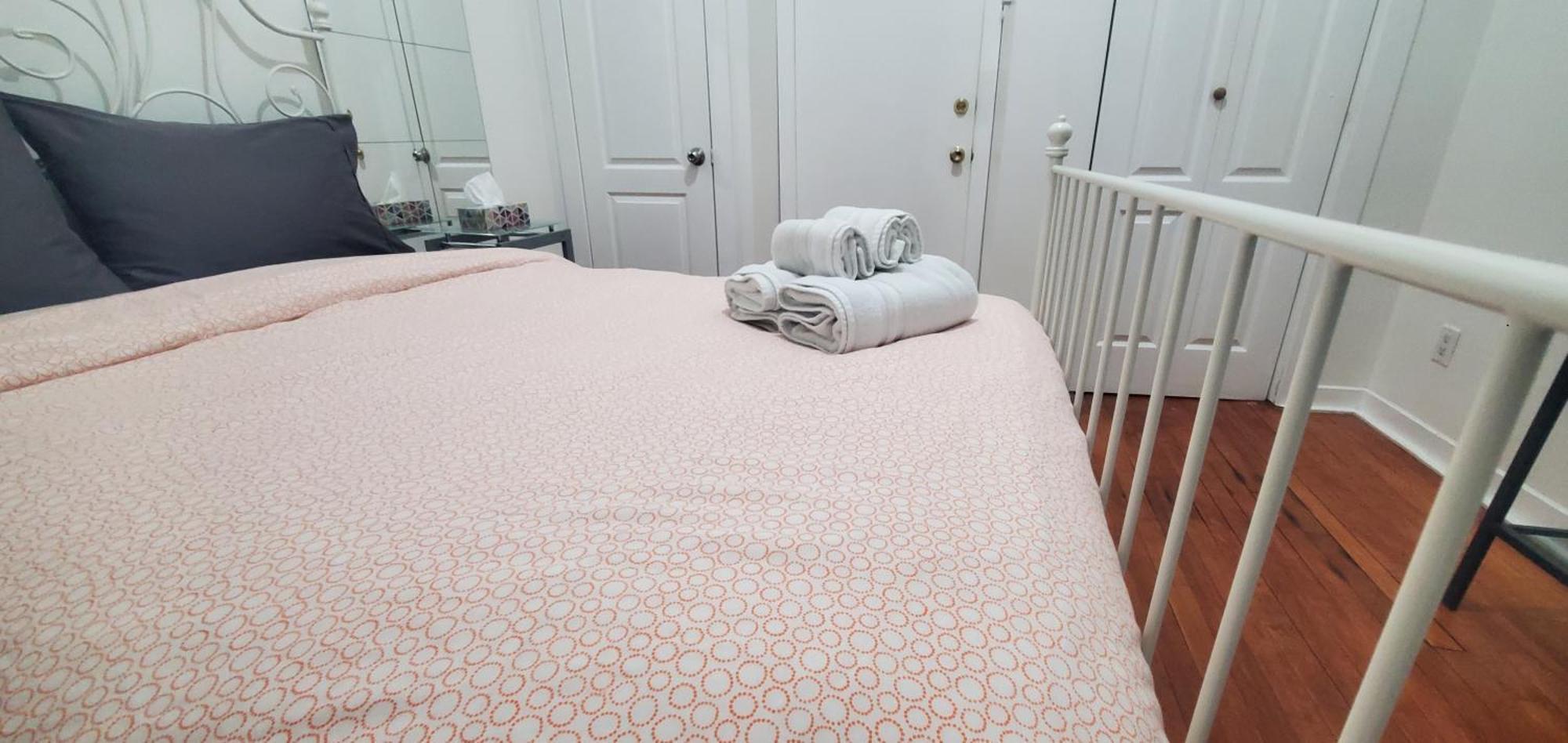 Heart Of Mtr For Memorable Experience 7Minmetro 2 Backyard Fully Equipped Villa Montréal Exteriör bild