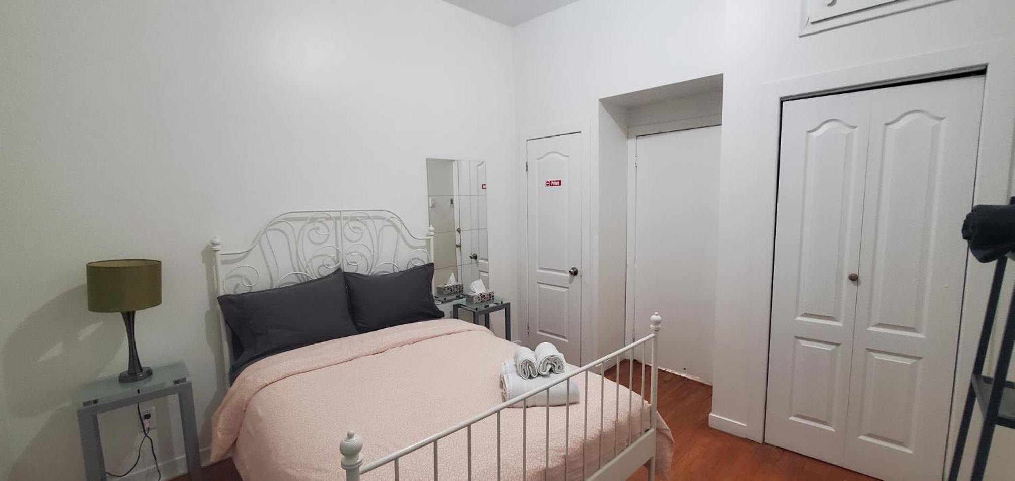 Heart Of Mtr For Memorable Experience 7Minmetro 2 Backyard Fully Equipped Villa Montréal Exteriör bild